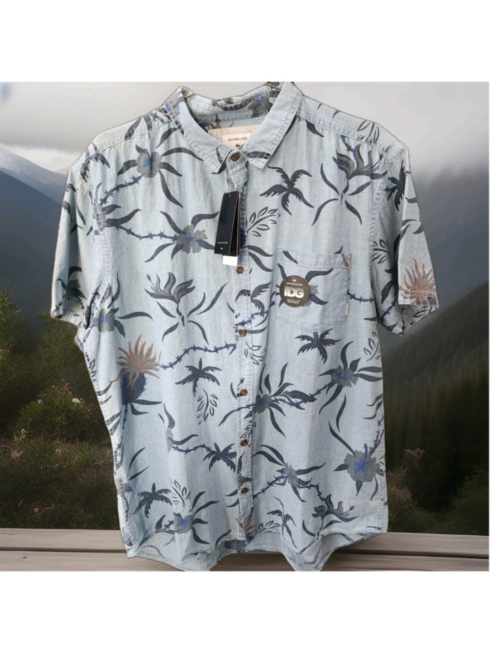 Quiksilver Mens Shirt XL Dye Treated Floral Button Up Pocket Short Sleeve NWT